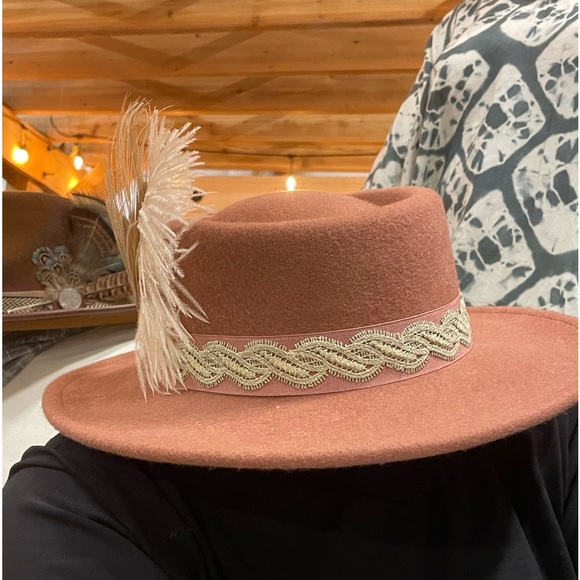 Women’s Felt Hat - Picture 3 of 7